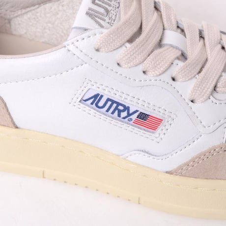 オートリー AUTRY レディース  メダリストスニーカー レザーバックスキン ホワイトベージュ