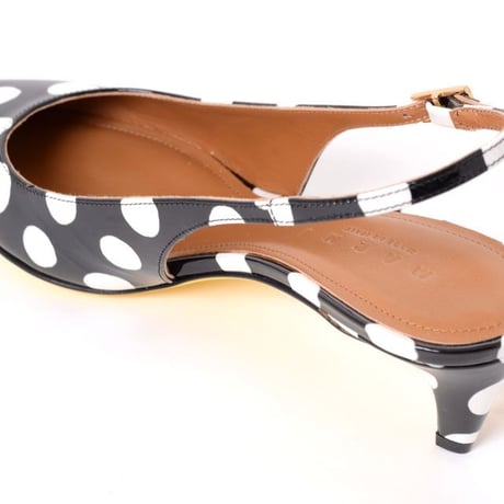 マルニ Marni バックストラップシューズ パテントレザー 水玉