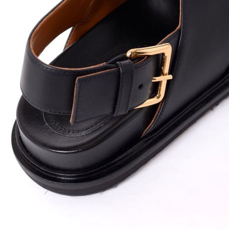 マルニ Marni クロスフラットサンダル ナッパーレザー ブラック