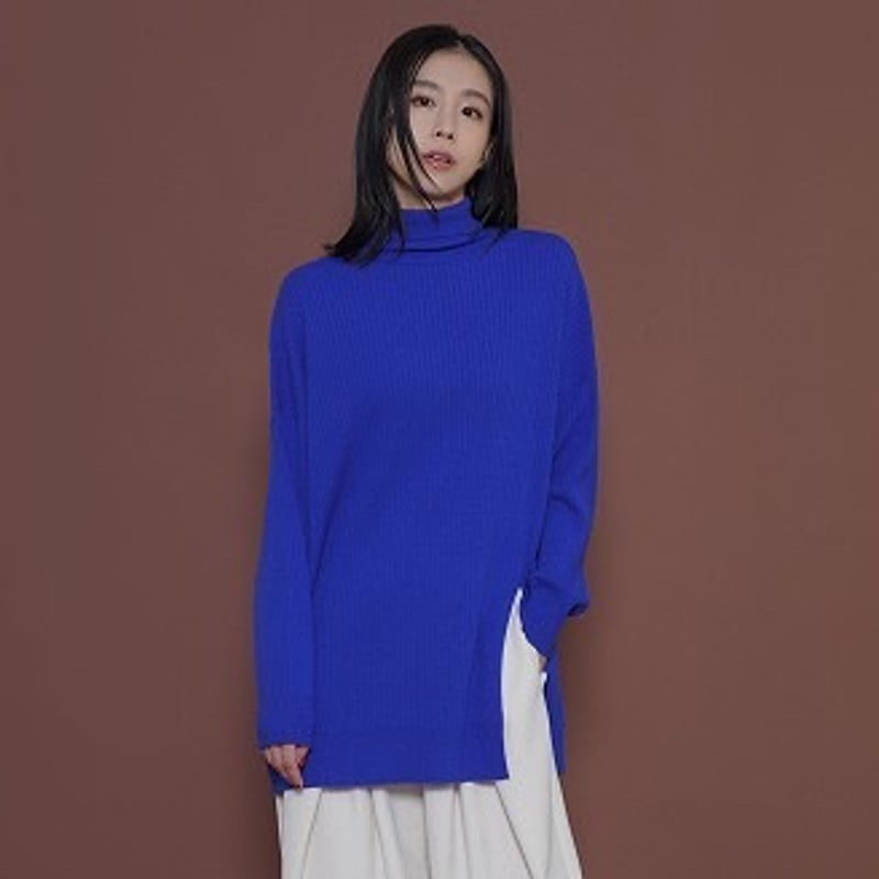 CYAN AW2025先行予約】アシメスリットオーバータートル(507415