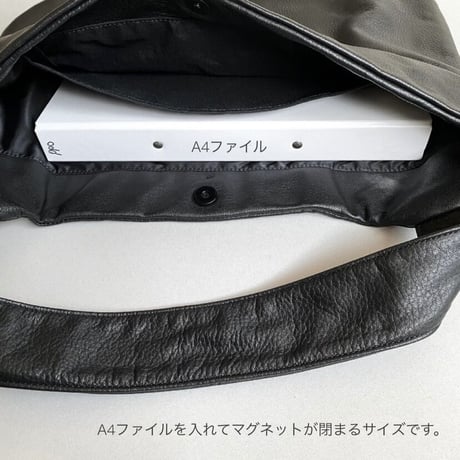ミドルショルダー leather  肩掛け58cm  black,gray
