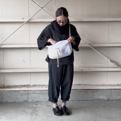 zip bag L  メッシュ black,white
