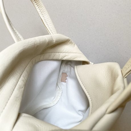 ファスナーの無いミニボストン　vanilla