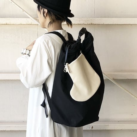 くつした zip bag ivory