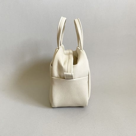 ファスナーの無いミニボストン　vanilla