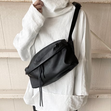 zip bag L  leather
