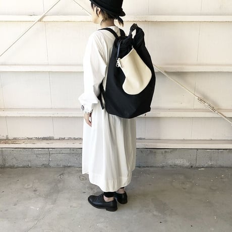 くつした zip bag ivory