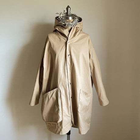 山に登れないマウンテンパーカー  milk tea beige