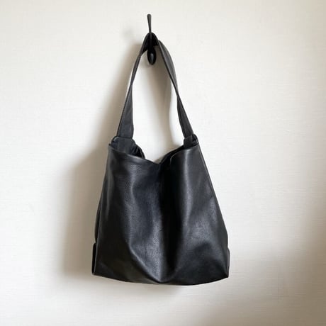 ミドルショルダー leather  肩掛け58cm  black,gray