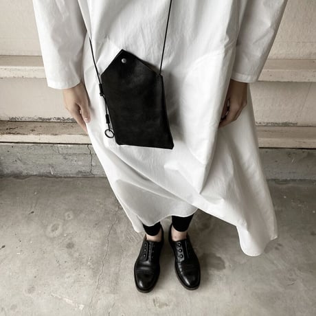 とんがりポシェット　black