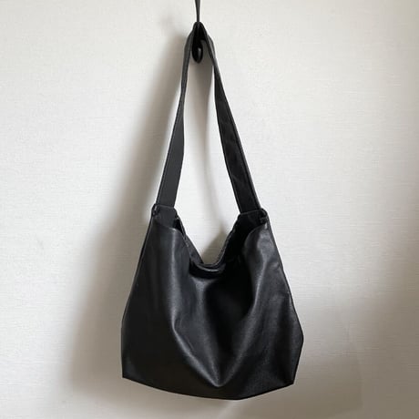 ミドルショルダー leather  斜めがけ black,gray