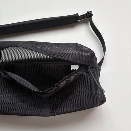 zip bag L  メッシュ black,white