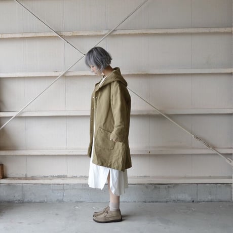 山に登れないマウンテンパーカー  milk tea beige