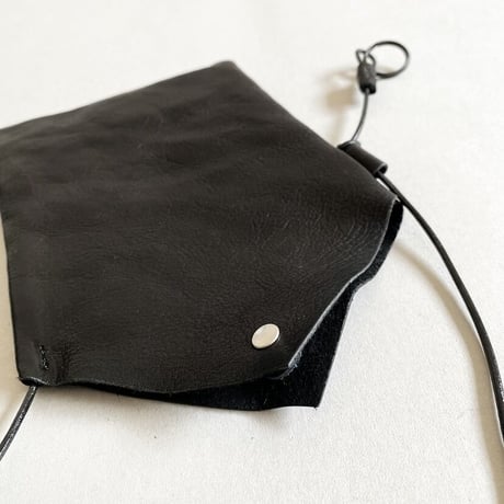 とんがりポシェット　black