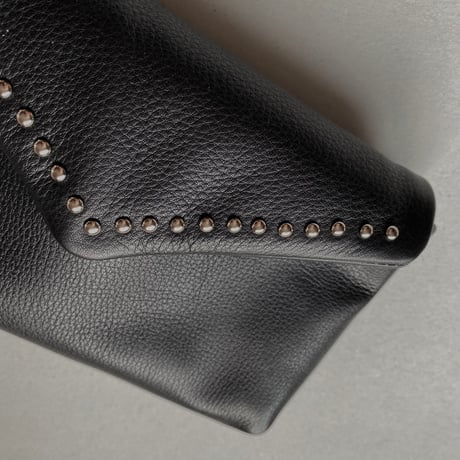 studs pochette