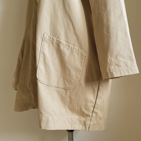 山に登れないマウンテンパーカー  milk tea beige