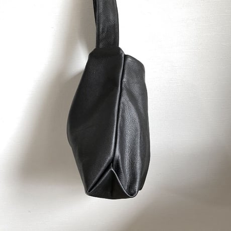 ミドルショルダー leather  肩掛け58cm  black,gray