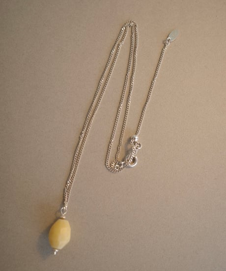 YELLOW JADE NECKLACE