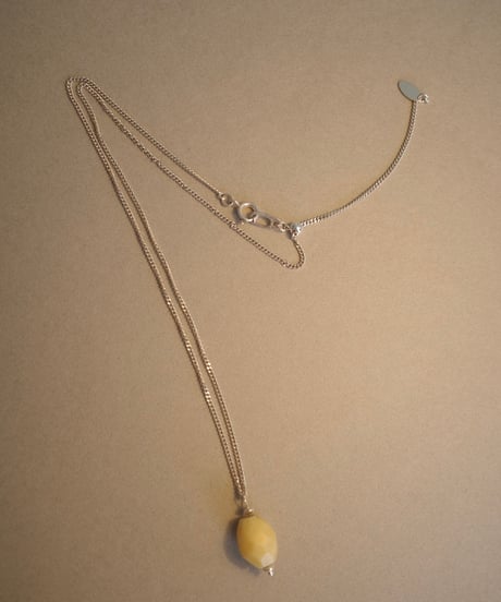 YELLOW JADE NECKLACE