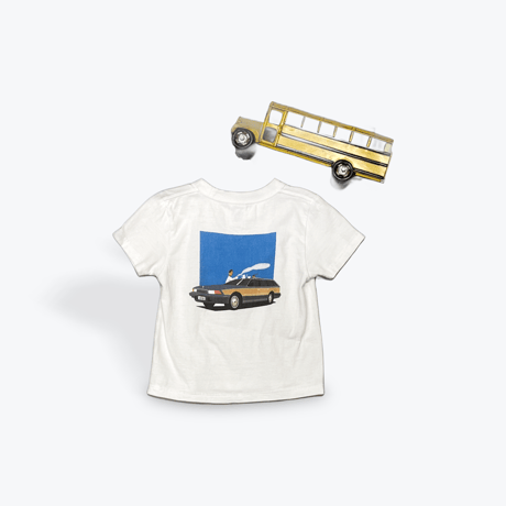 “Kids” 半袖グラフィックTシャツ