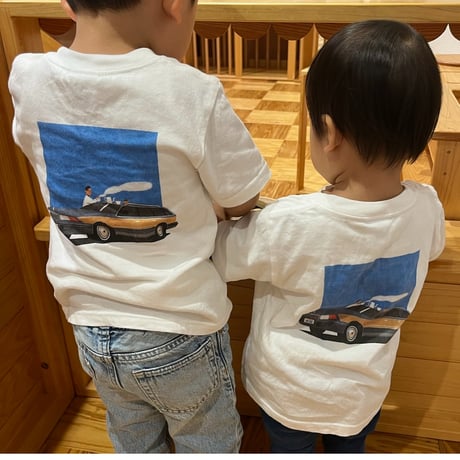 “Kids” 半袖グラフィックTシャツ