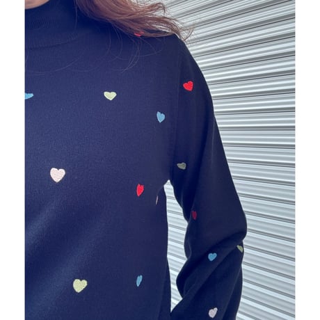 カラフルハート刺繍ニット