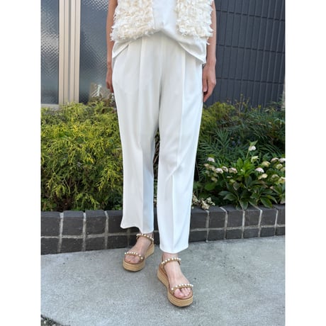 タックワイドストレートパンツ