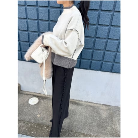 ハイネック配色ニット