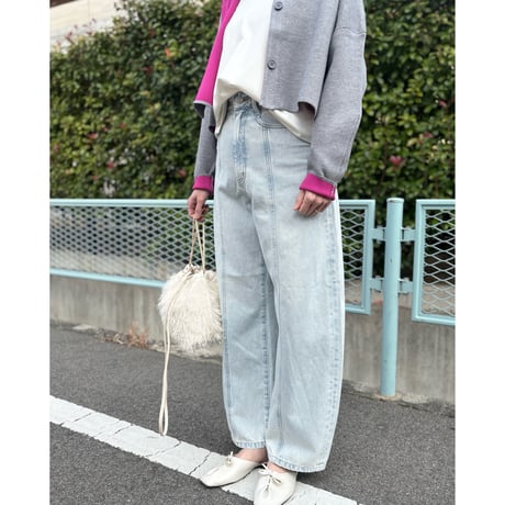 カーブデニムパンツ