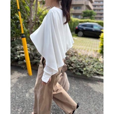 ケープレイヤードプルオーバー