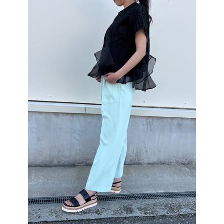 タックワイドストレートパンツ