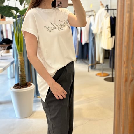 パールビジューTシャツ