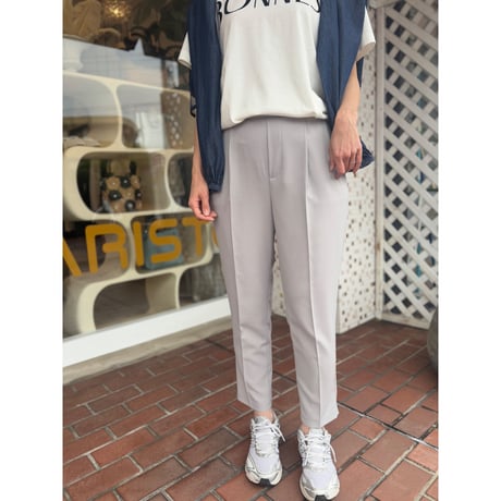 接触冷感タックテーパードカラーパンツ