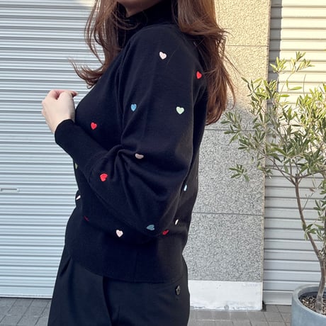 カラフルハート刺繍ニット