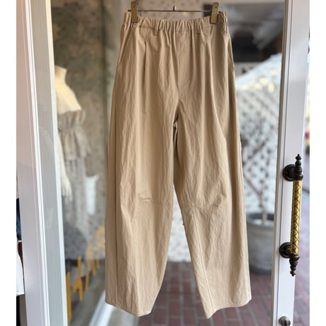 カラーカーブパンツ
