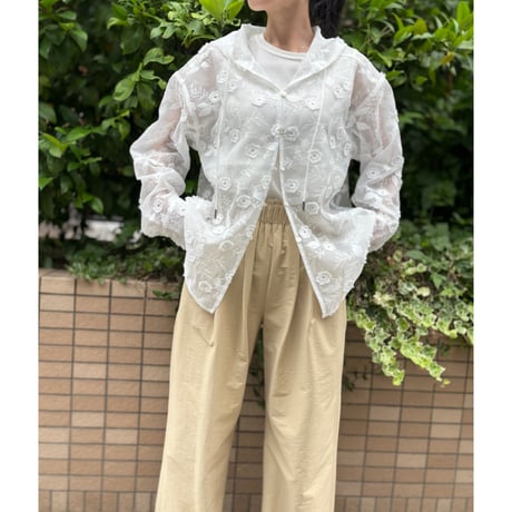 フラワーモチーフ刺繍 フーディーシャツ