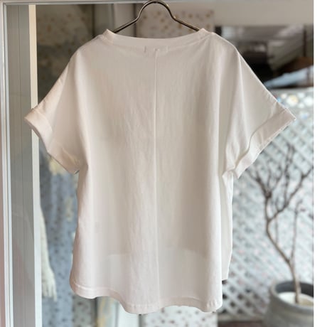 パールビジューロゴショート丈Tシャツ