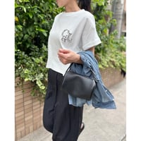パールビジューロゴショート丈Tシャツ