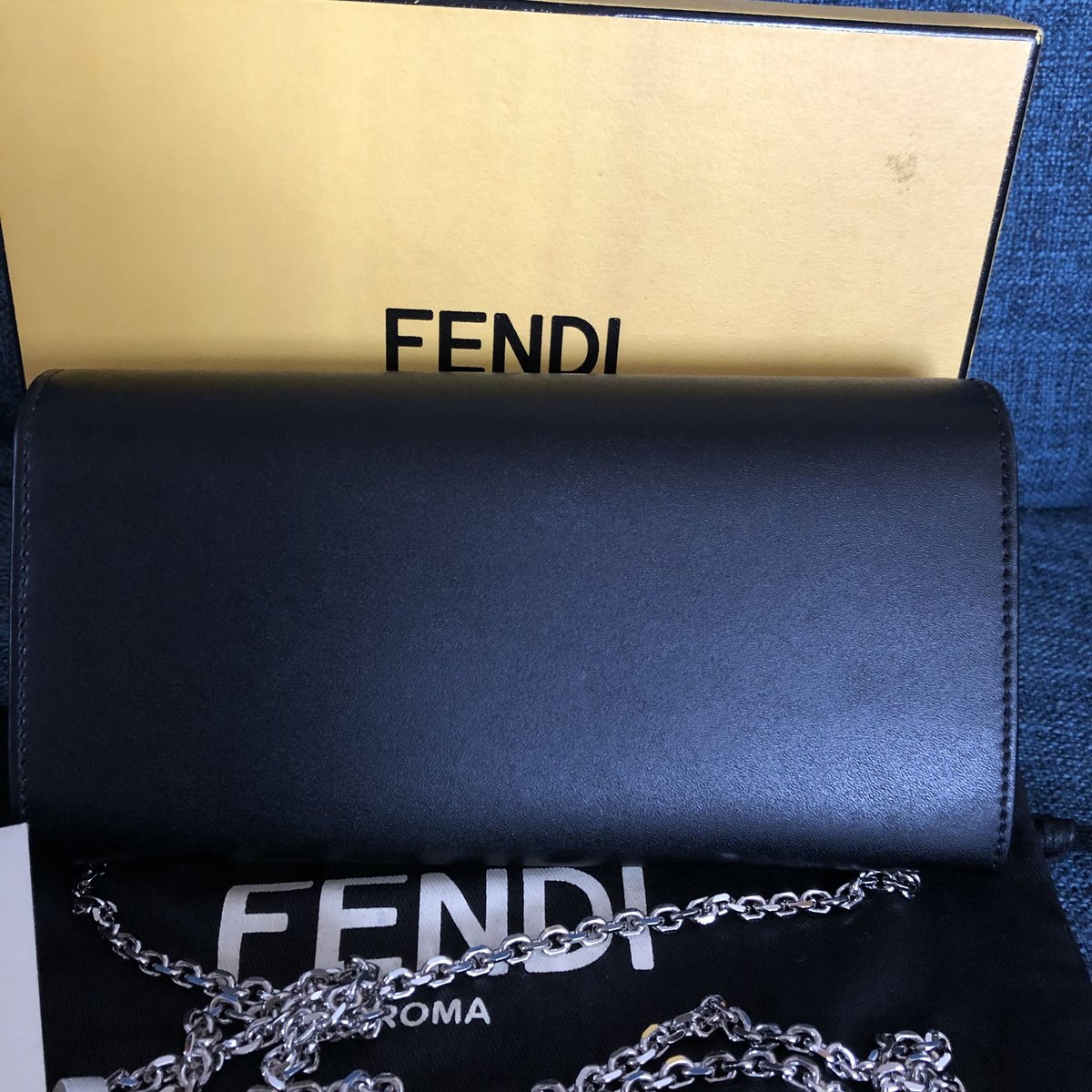 新品 正規 Fendi フェンディ レインボースタッズ チェーンウォレット ...