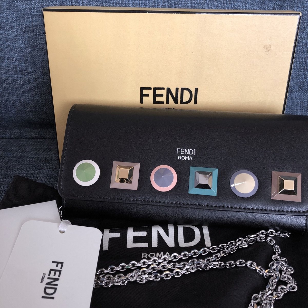 新品 正規 Fendi フェンディ レインボースタッズ チェーンウォレット