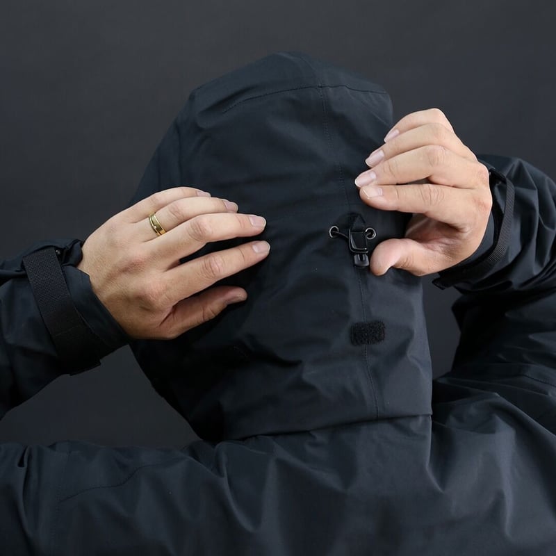 Tilak+POUTNIK】Caw Jacket GTX | gearism store Tilak+POUTNIK】Caw Jacket GTX | gearism store