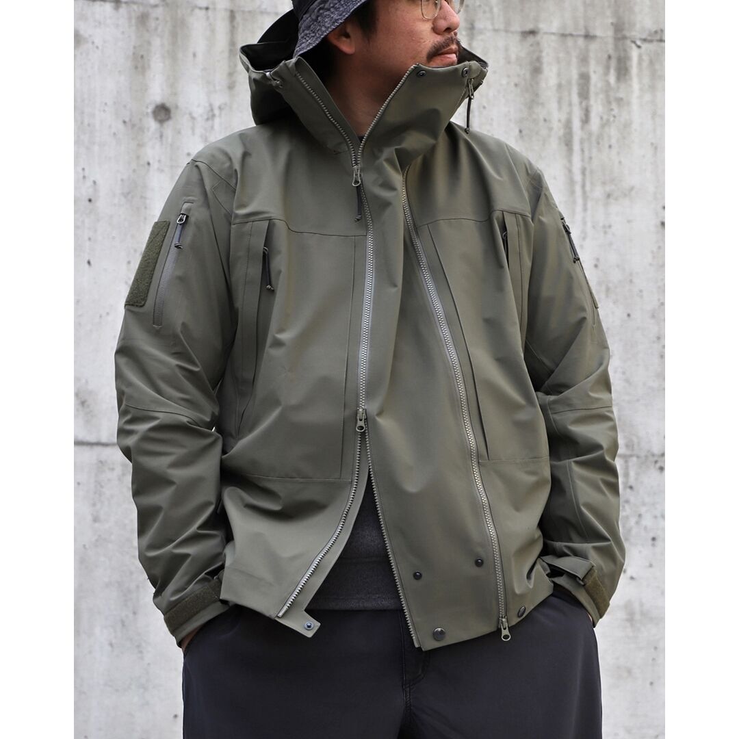 Tilak+POUTNIK】Raptor MiG Jacket with Expander- Tilak+POUTNIK】Raptor MiG Jacket with Expander-