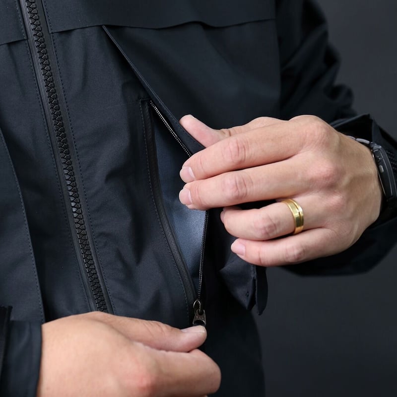Tilak+POUTNIK】Caw Jacket GTX | gearism store Tilak+POUTNIK】Caw Jacket GTX | gearism store