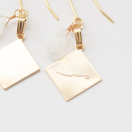 ピアス　rhombus/Gold  ムーンストーンHC