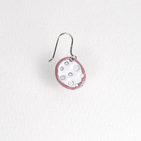 はすピアス ピンク