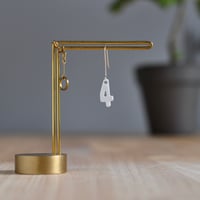 数字ピアス 4 白【長】
