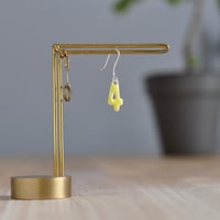 数字ピアス 4 レモンイエロー【短】