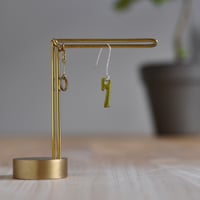 数字ピアス 7 オリーブ【長】