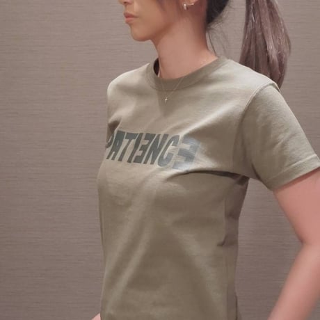 PATIENCE T-shirt (Khaki × Dark green)