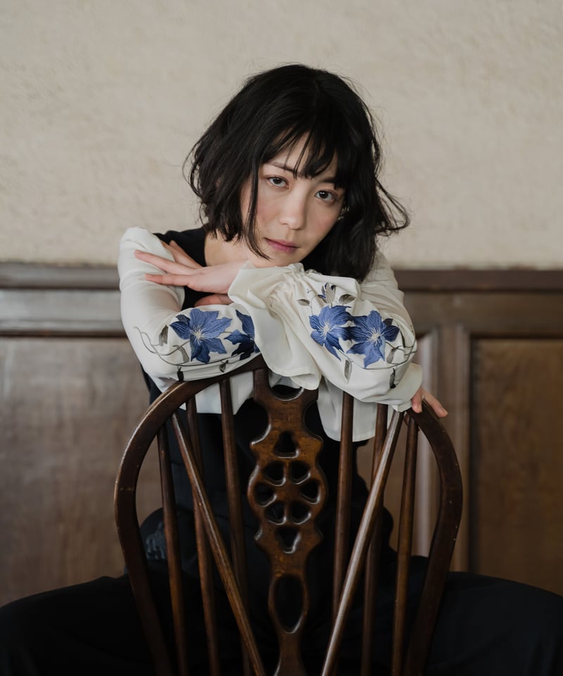 ICONOLOGY 刺繍入り長袖ブラウス　クレマチス 花を着るセットアップ〈ブラウス〉【クレマチス】 | iCONOLOGY
